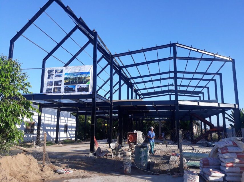 Dich-vu-lam-quan-cafe-nha-hang-khung-thep-tien-che